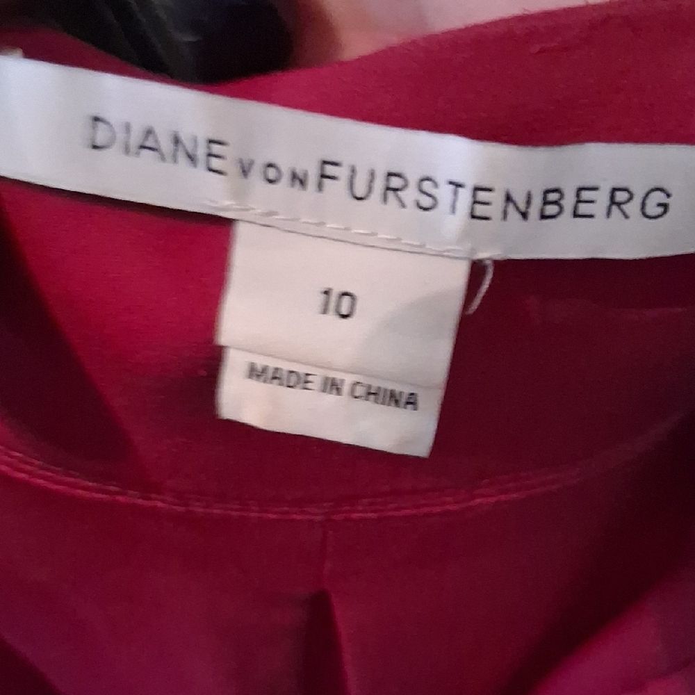 Diane Von Furstenberg Deep Red Wrap Silk Blouse Size 10 - Picture 10 of 16